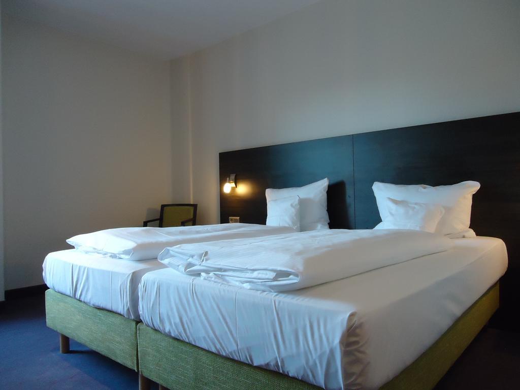 Msr Hotel Hanovre Extérieur photo