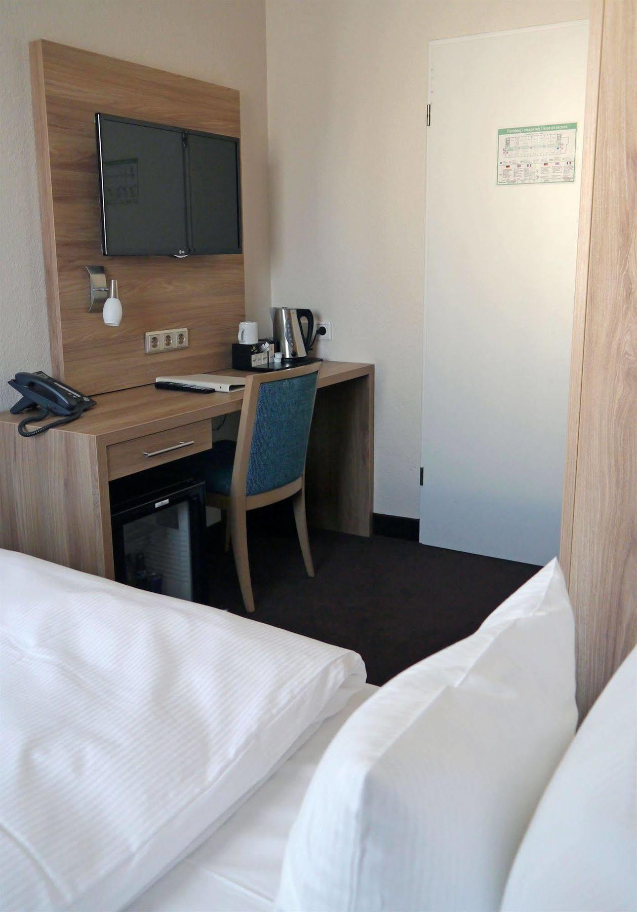 Msr Hotel Hanovre Extérieur photo